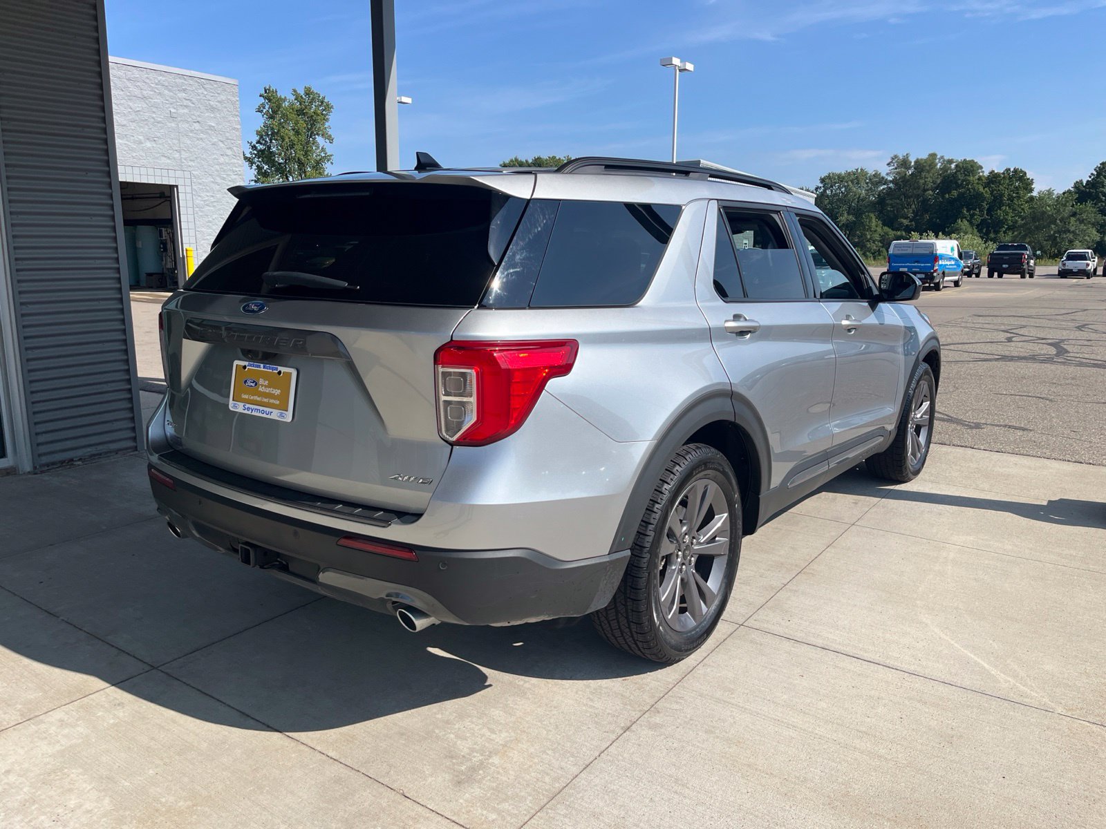 Certified 2024 Ford Explorer XLT w/ Equipment Group 202A AWD/4WD image 7