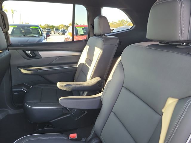 Certified 2025 Buick Enclave Preferred image 9