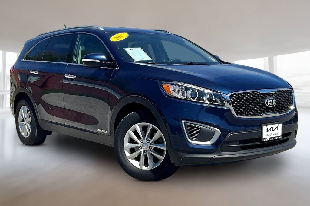 Used 2017 Kia Sorento AWD image 3