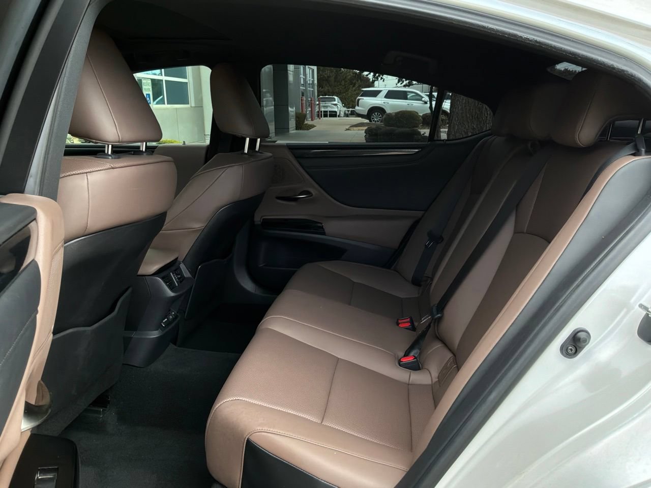 Used 2025 Lexus ES 350 w/ Accessory Package (Z1) FWD image 12