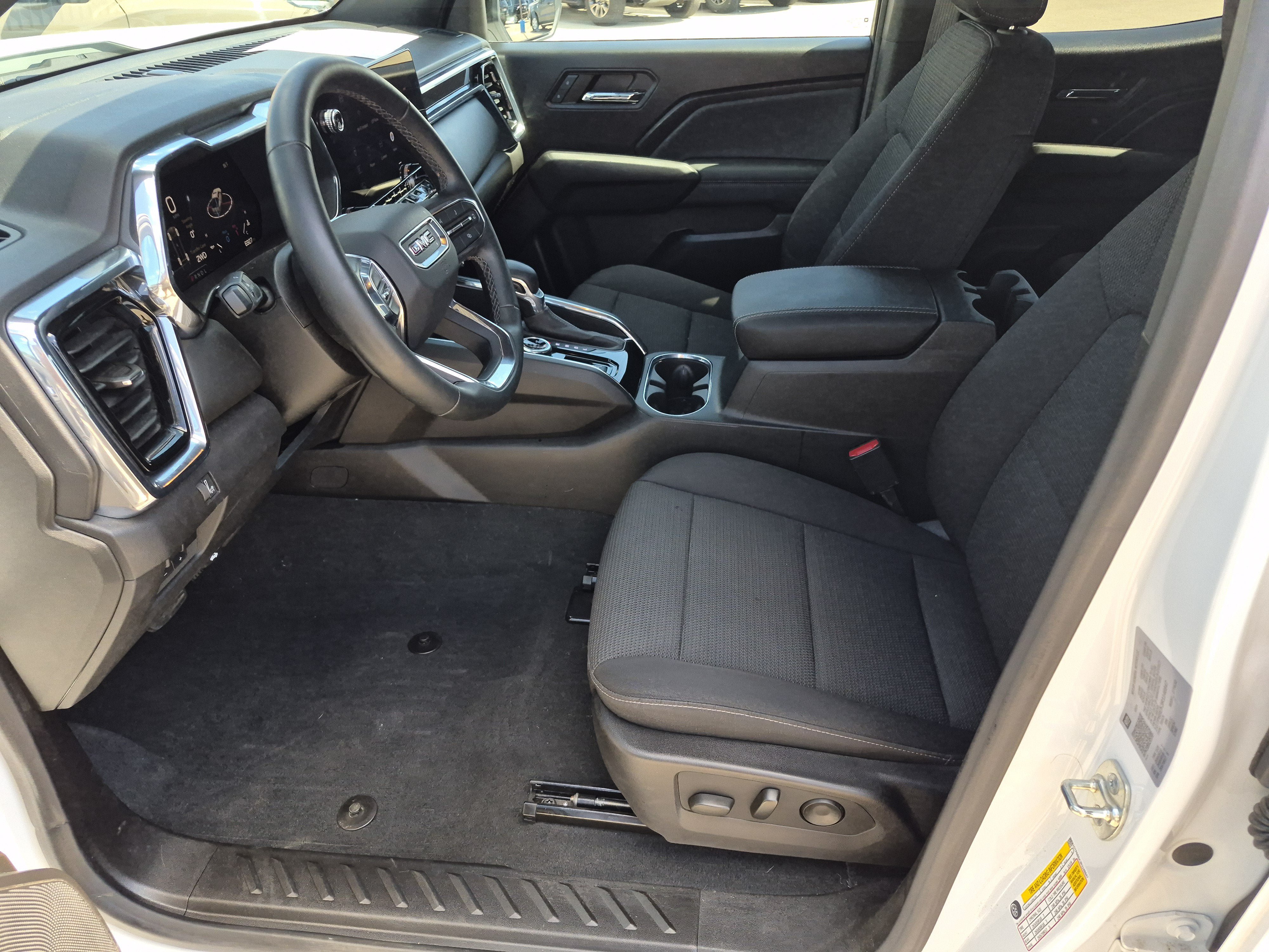Used 2024 GMC Canyon Elevation w/ Convenience Package AWD/4WD image 12