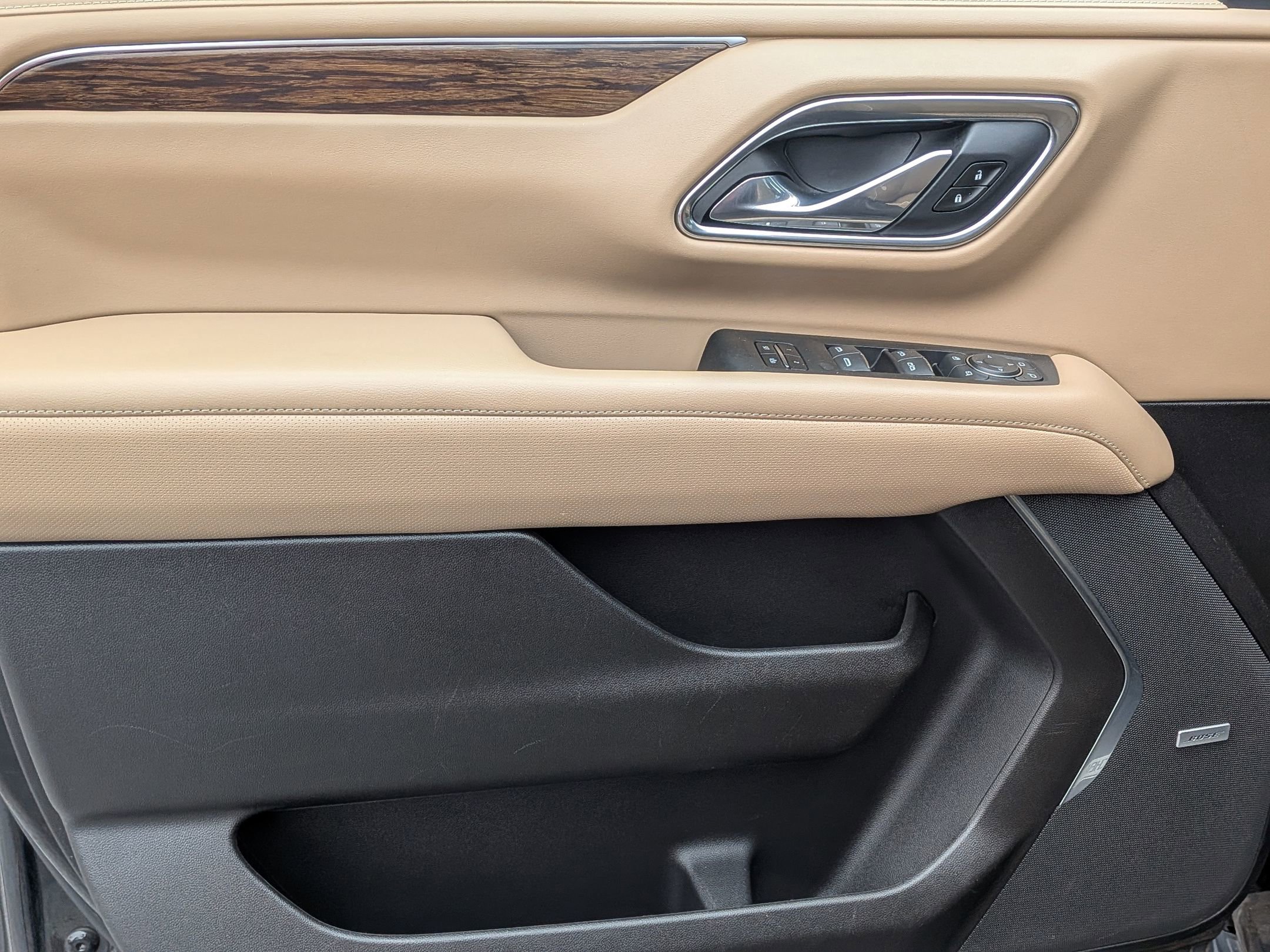 Used 2021 Chevrolet Suburban Premier image 14