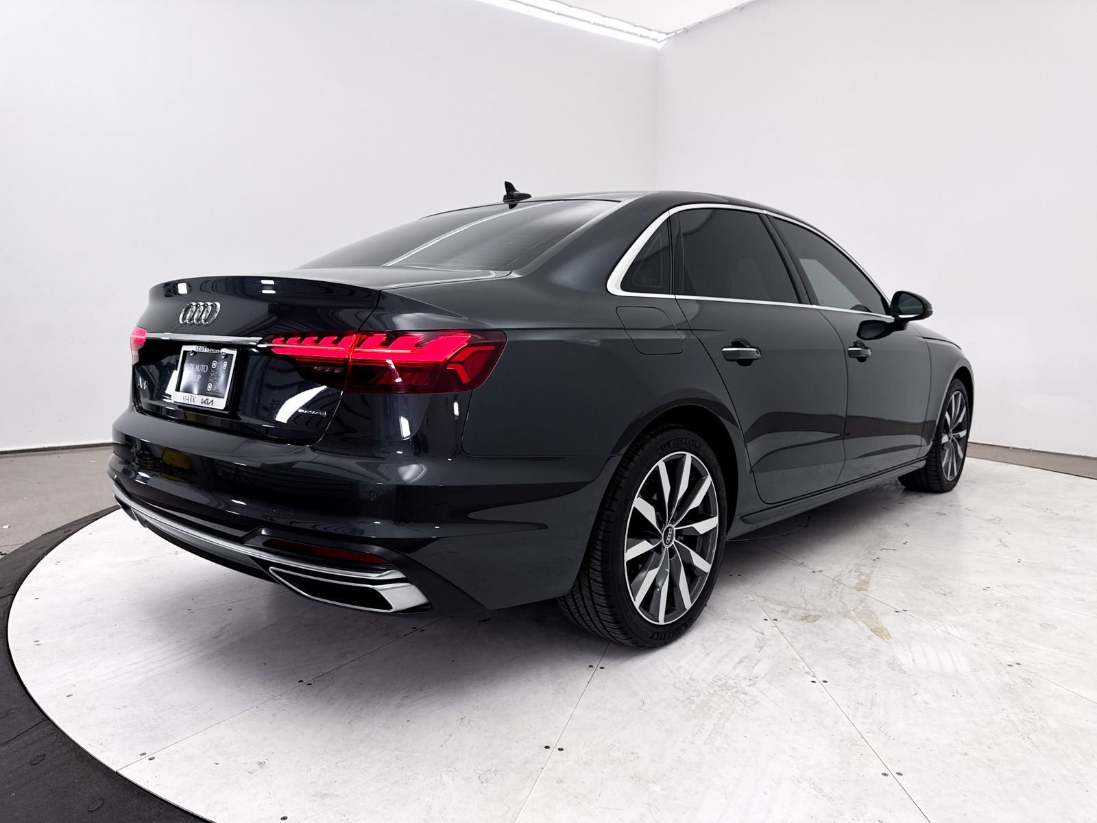 Used 2023 Audi A4 2.0T Premium w/ Convenience Package AWD/4WD image 17