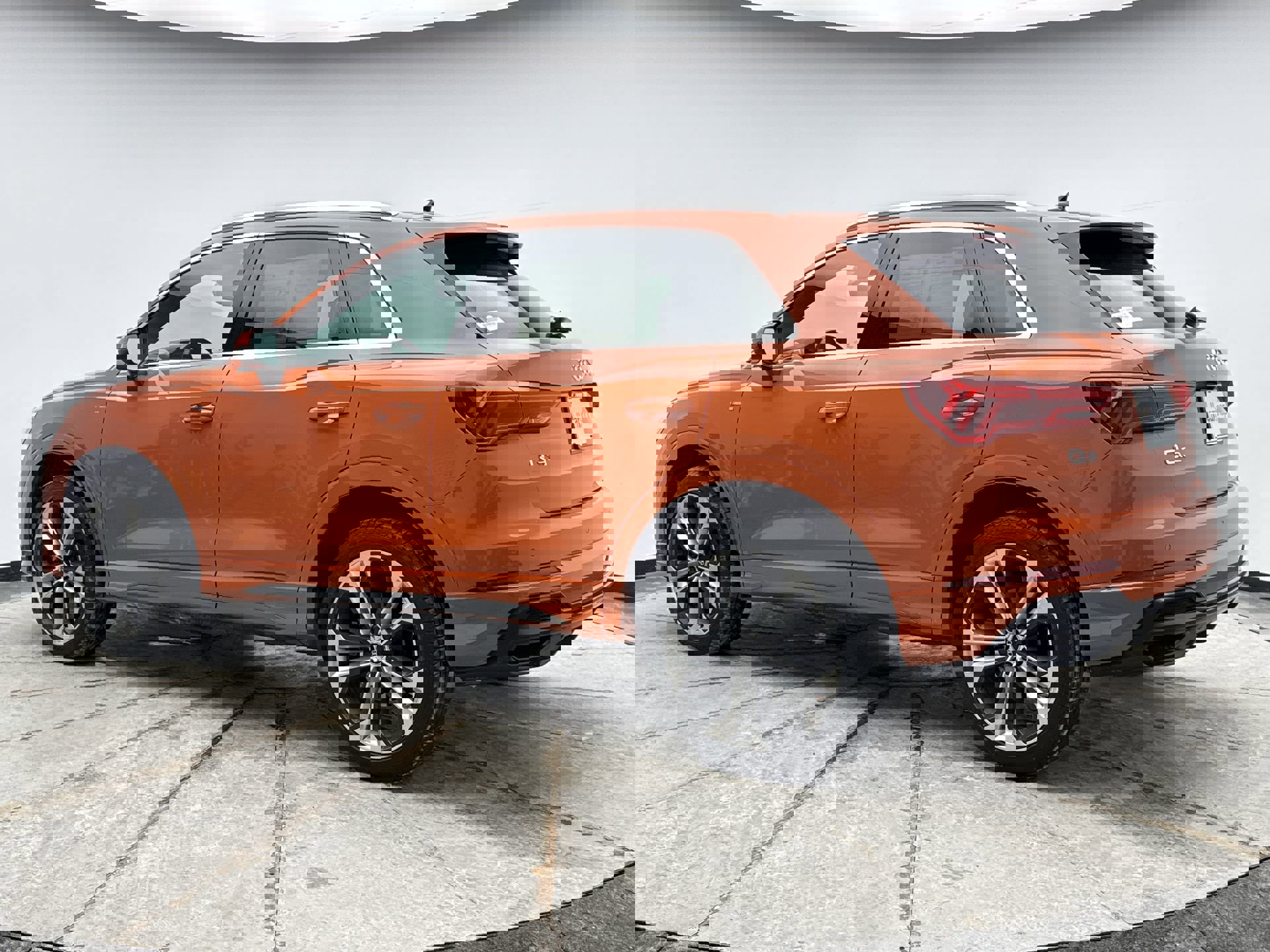 Used 2020 Audi Q3 2.0T Premium Plus w/ Premium Plus Package image 3