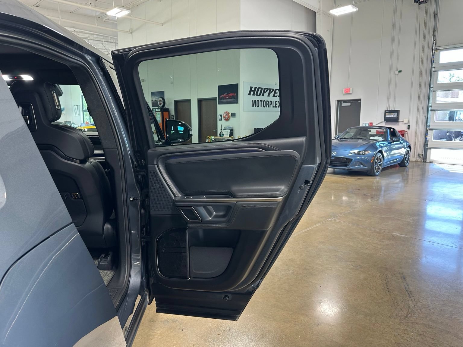 Used 2023 Rivian R1T Adventure AWD/4WD image 42