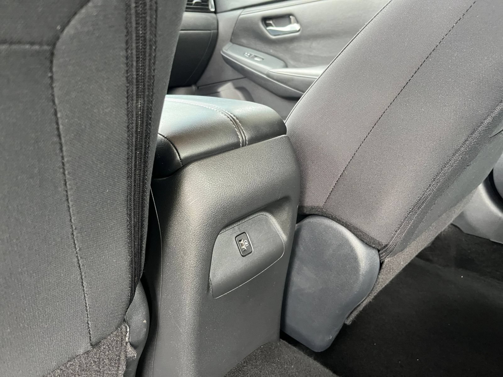 Used 2025 Nissan Sentra SV FWD image 22