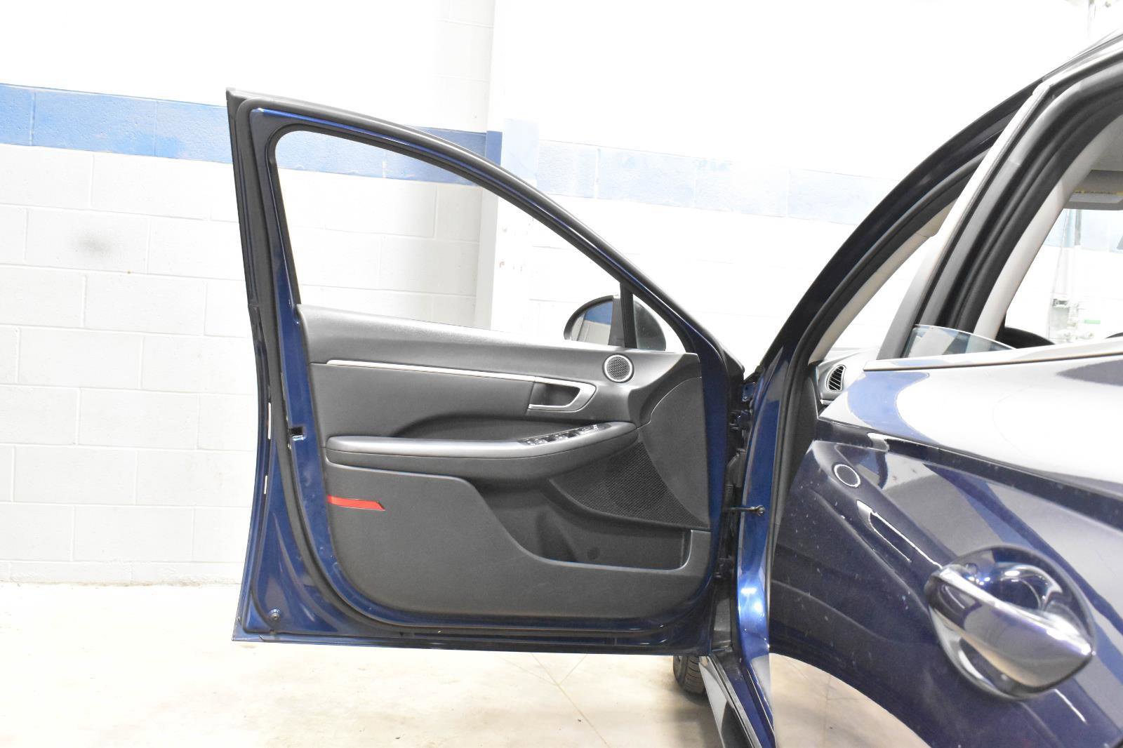 Used 2020 Hyundai Sonata SEL w/ Convenience Package FWD image 9