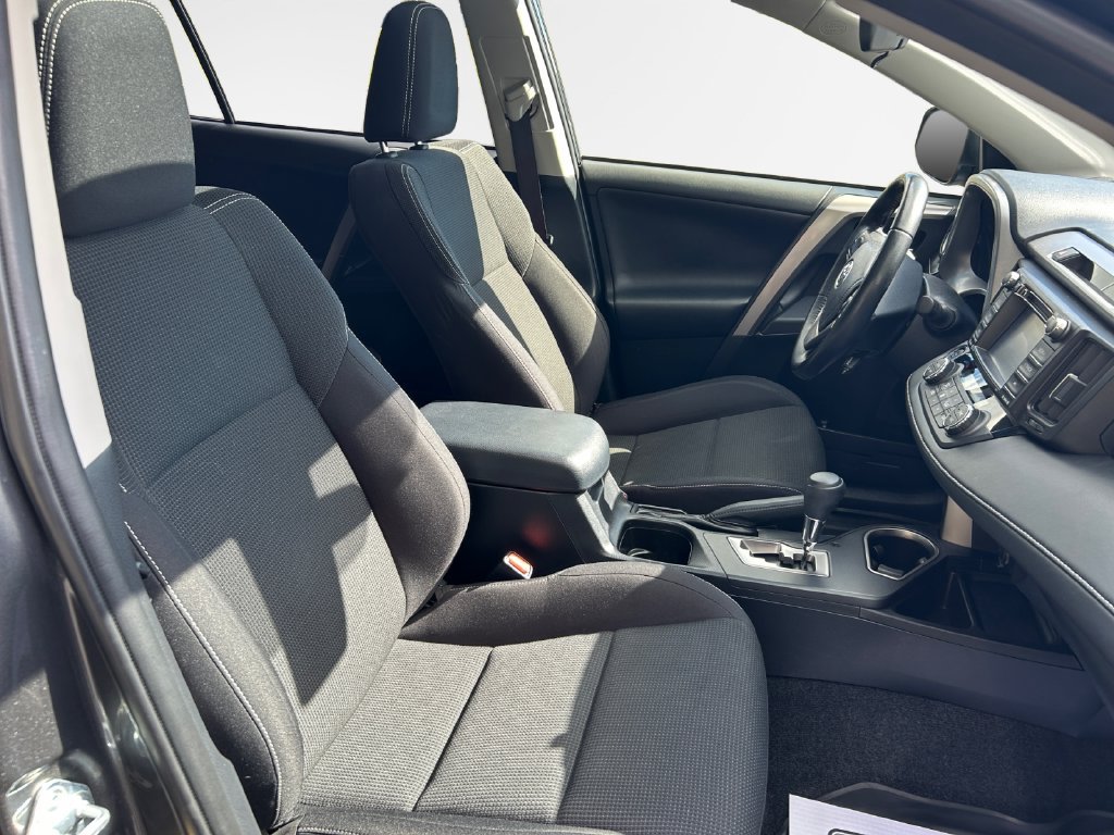 Used 2018 Toyota RAV4 XLE w/ Plus Extra Value Package AWD/4WD image 25