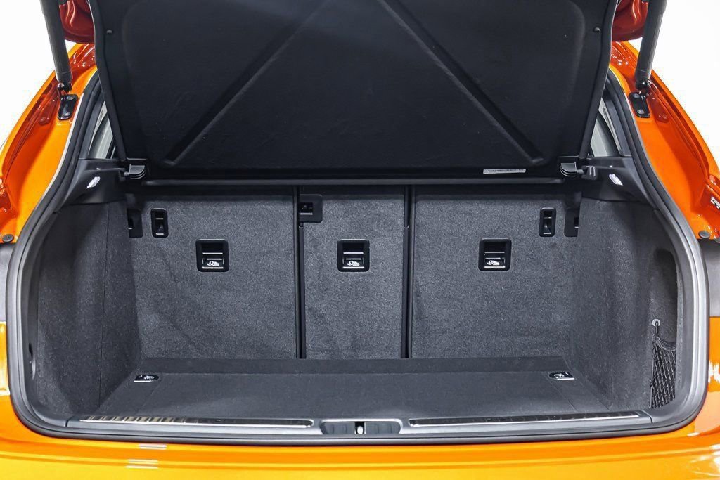 Used 2025 Porsche Macan image 18