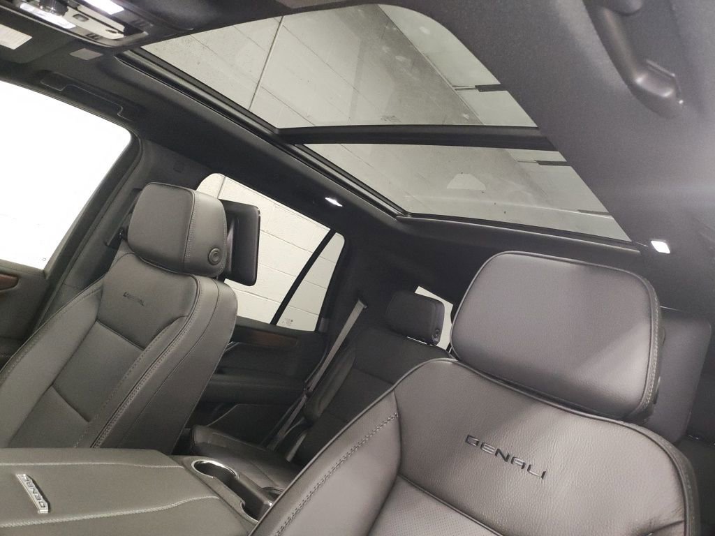 New 2026 GMC Yukon Denali w/ Denali Reserve Package image 26