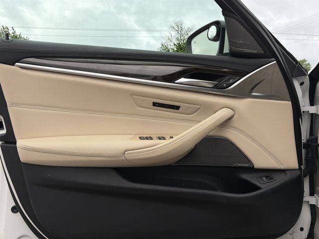 Used 2018 BMW 540d xDrive image 14
