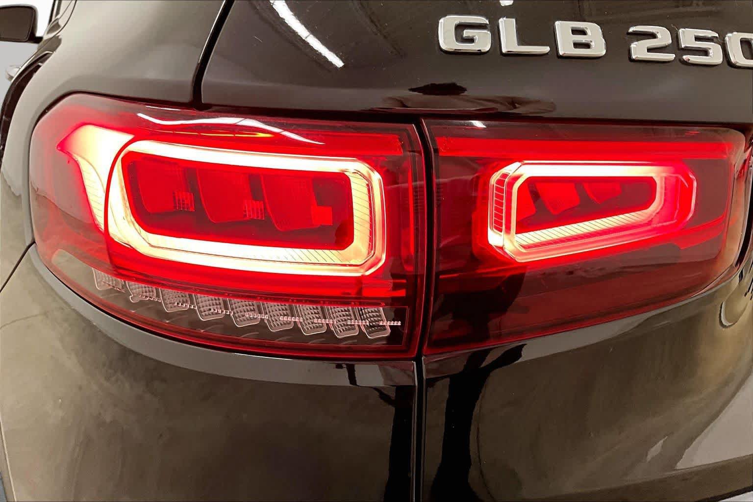 Certified 2023 Mercedes-Benz GLB 250 image 27