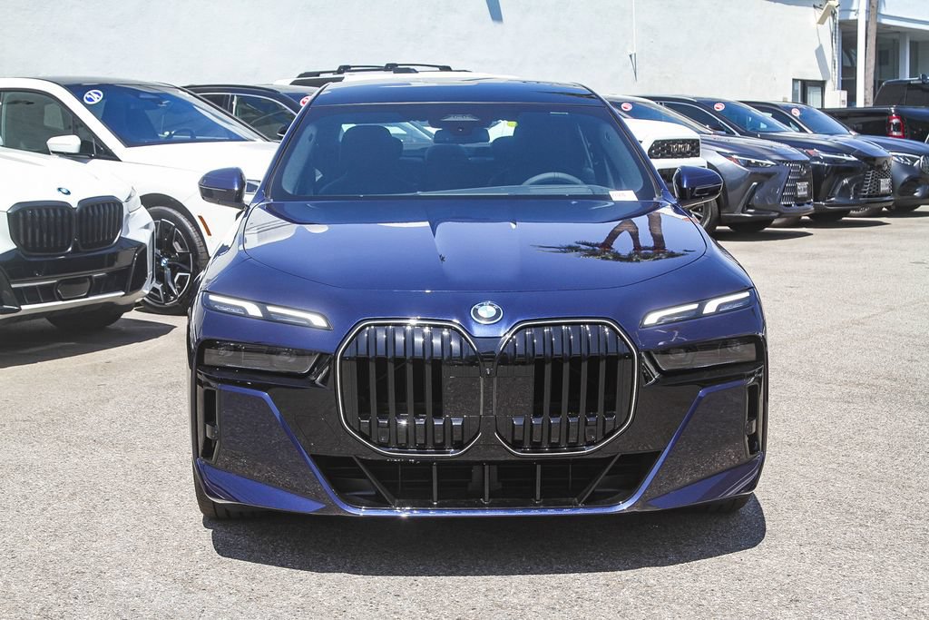 New 2026 BMW 750e xDrive w/ Premium Package AWD/4WD image 2