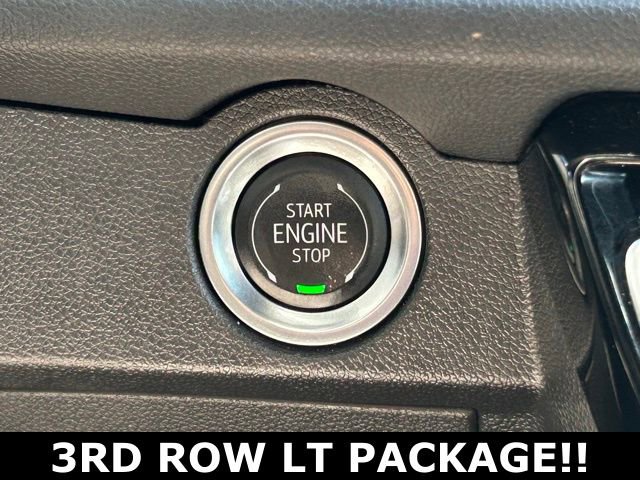 Used 2025 Chevrolet Traverse LT FWD image 27