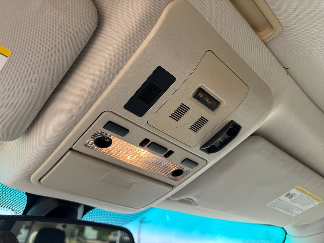 Used 2011 Land Rover Range Rover HSE image 20