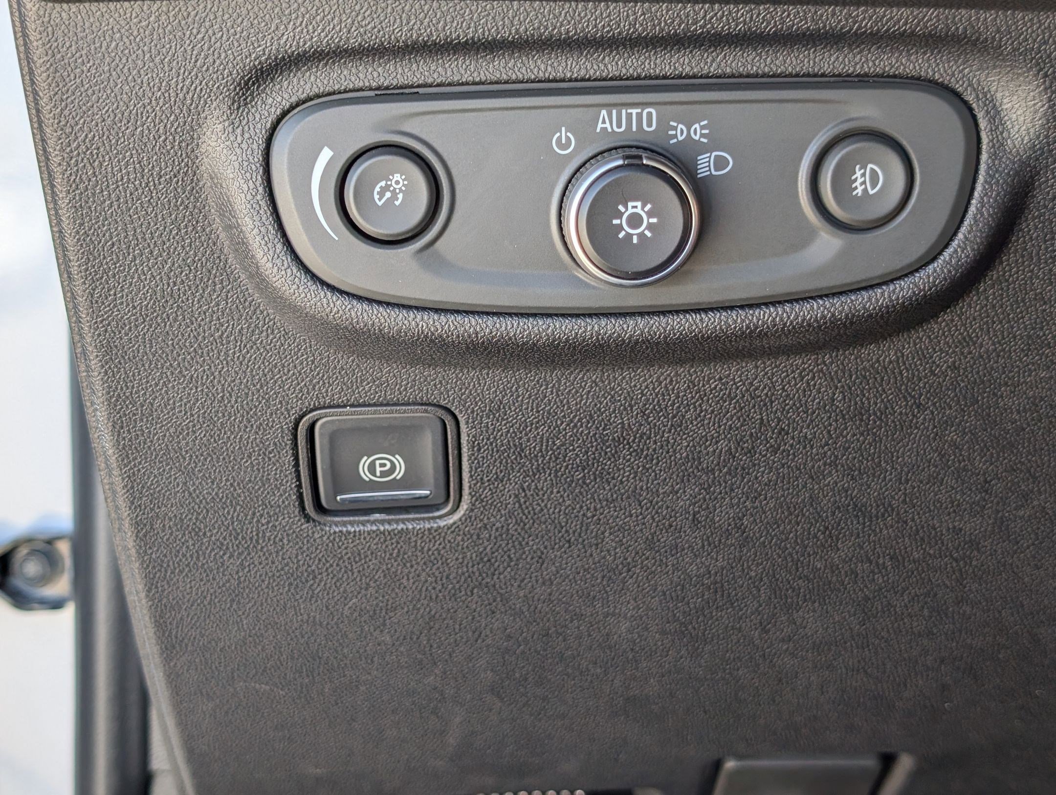 Used 2018 GMC Terrain Denali w/ Comfort Package image 25