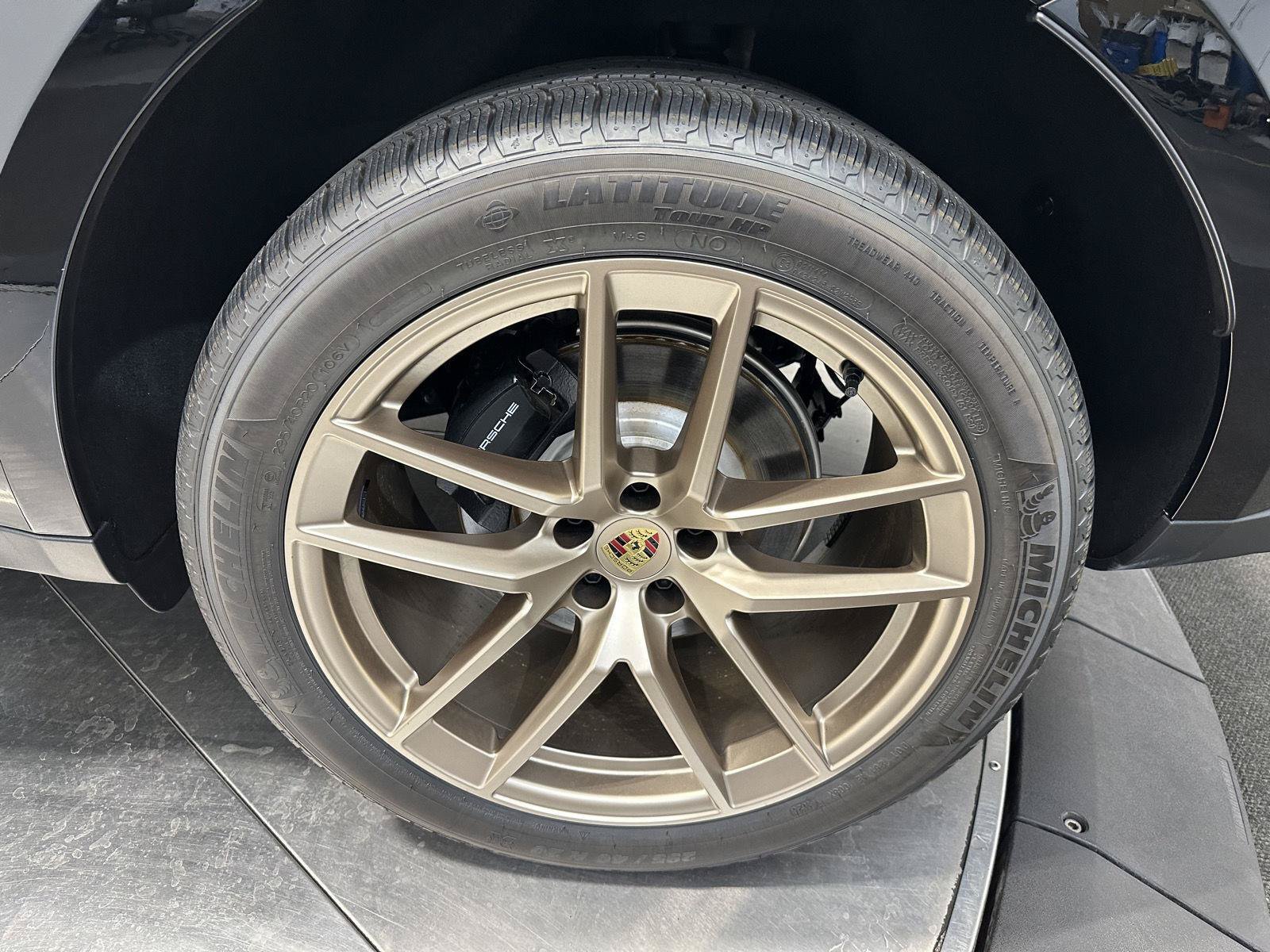 New 2026 Porsche Macan AWD/4WD image 8