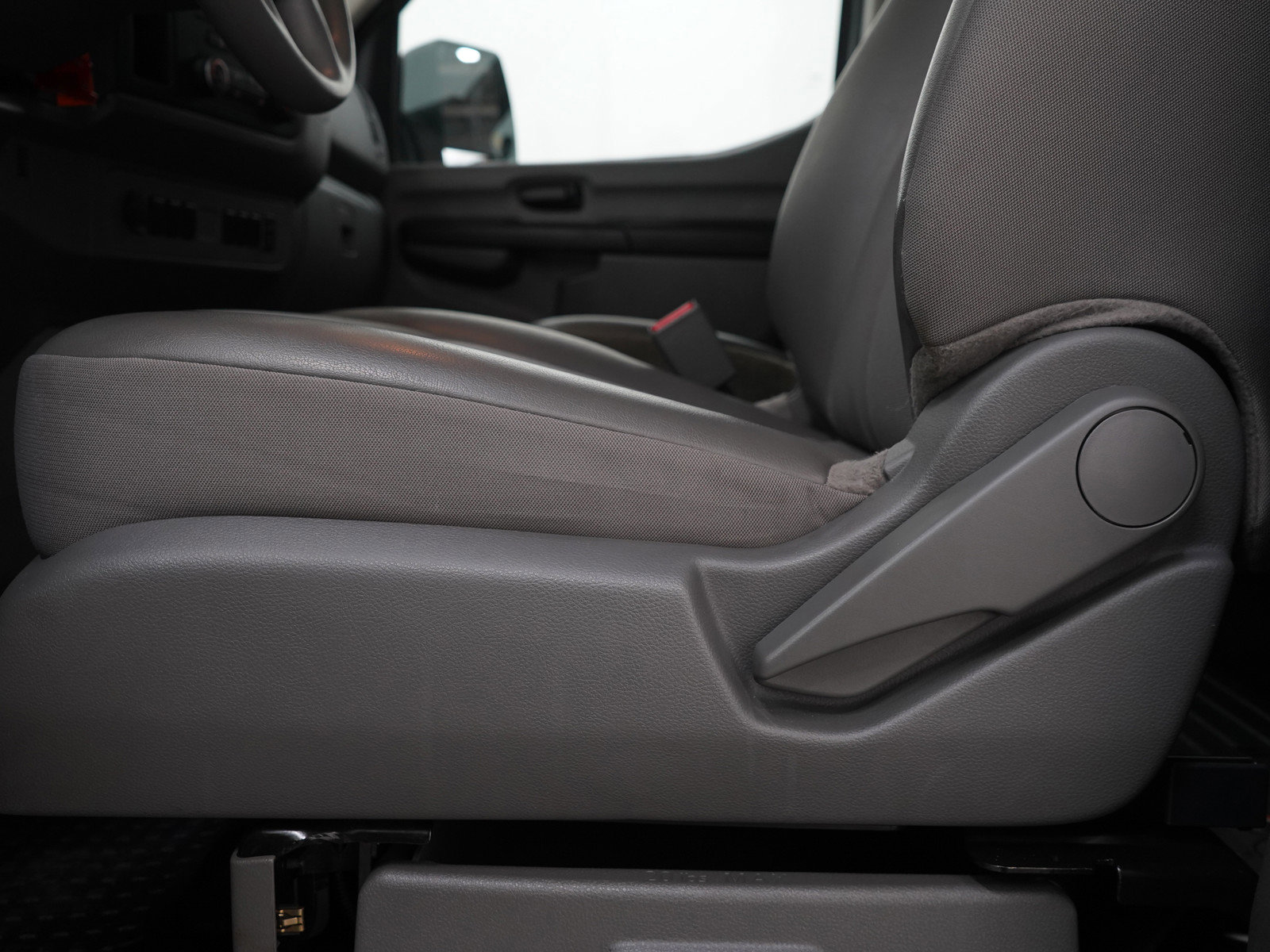Used 2020 Nissan NV 3500 S RWD image 21