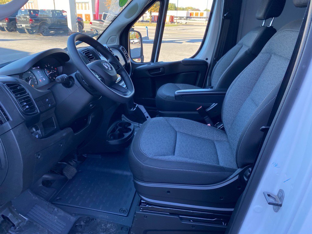 Used 2025 RAM ProMaster 2500 w/ Storage Group image 9