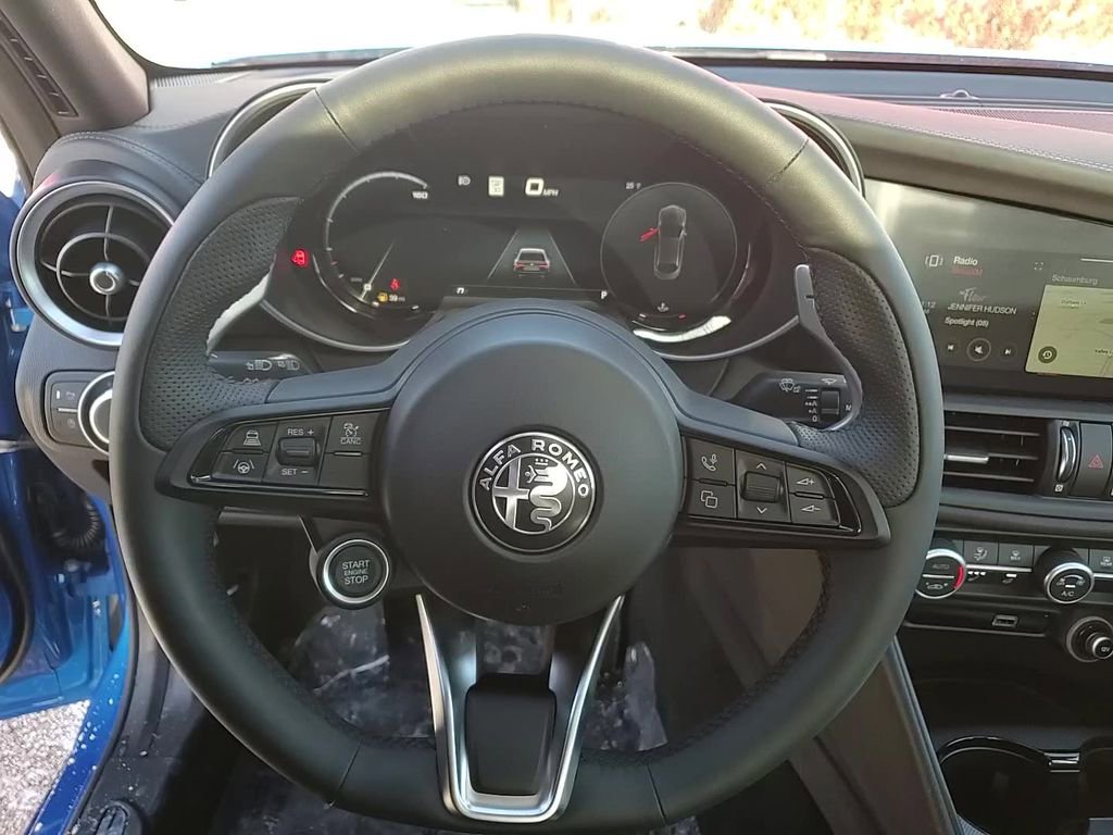 New 2025 Alfa Romeo Giulia AWD image 23