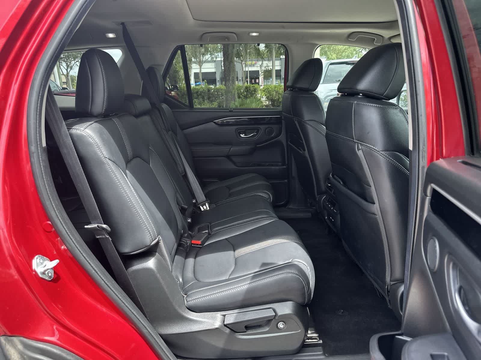 Used 2024 Honda Pilot Touring image 16