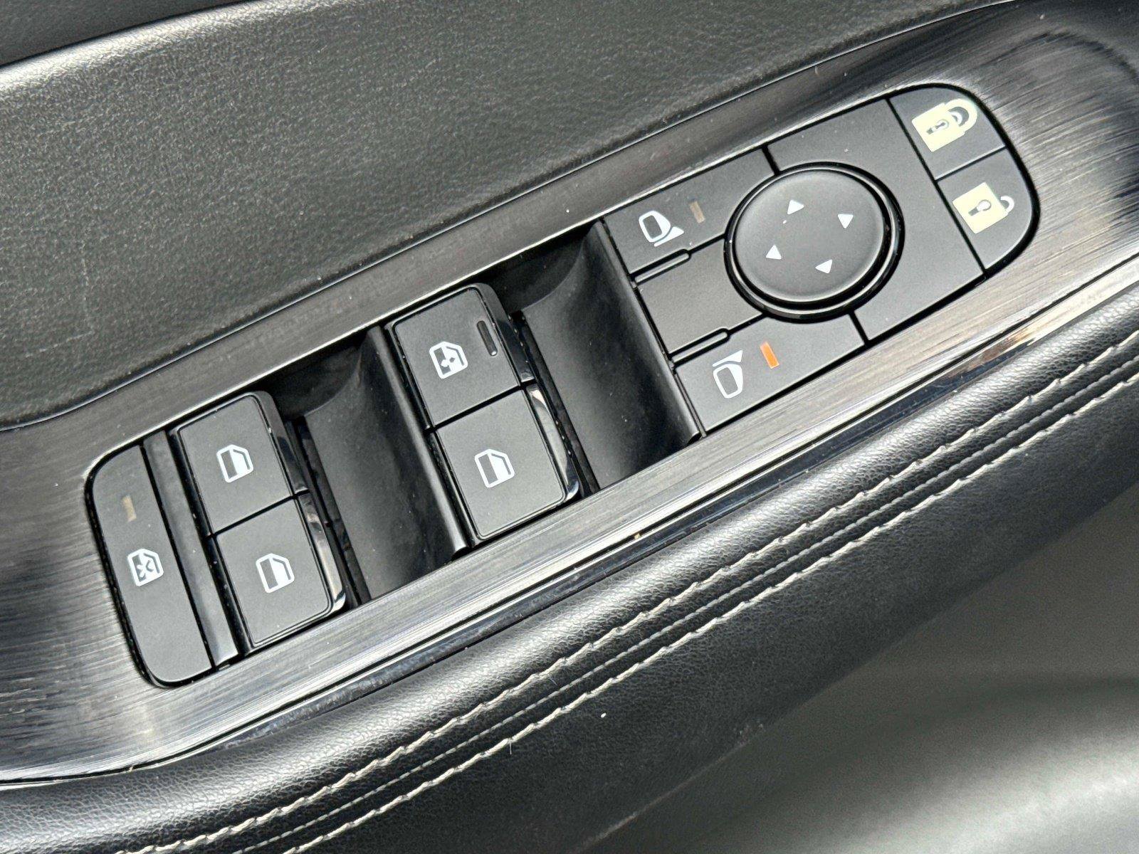Used 2024 Nissan Rogue SV FWD image 20