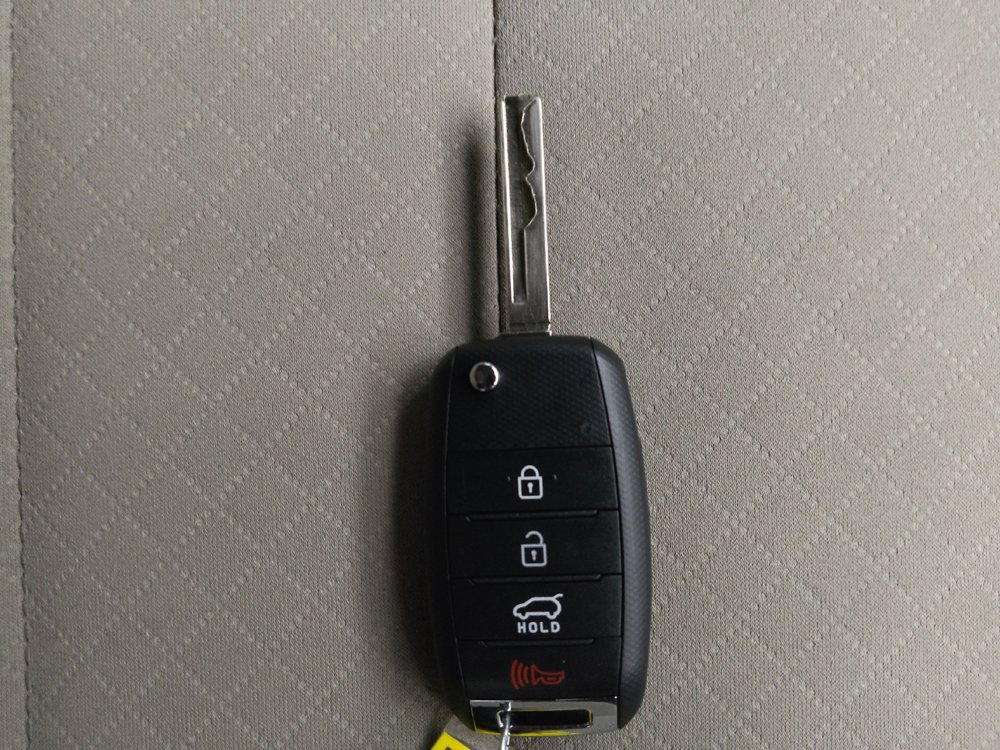 Used 2016 Kia Sorento FWD w/ LX Convenience Package image 32