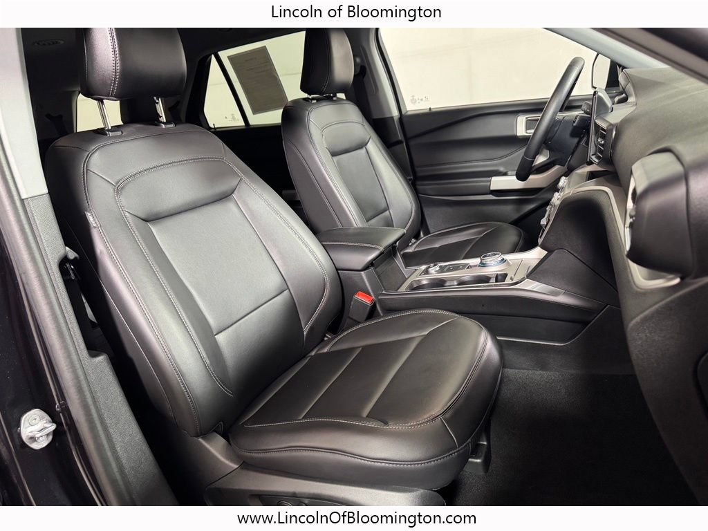 Used 2024 Ford Explorer XLT w/ Equipment Group 202A AWD/4WD image 10