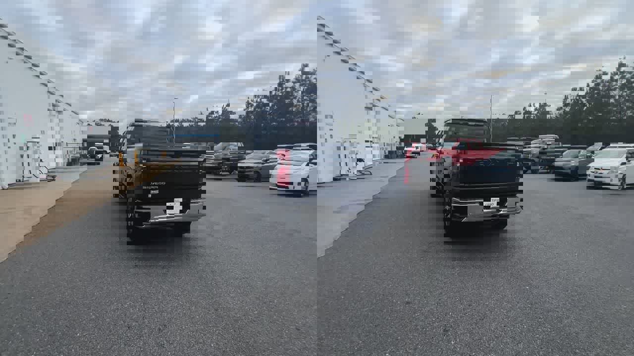 Used 2023 Chevrolet Silverado 1500 LT image 7