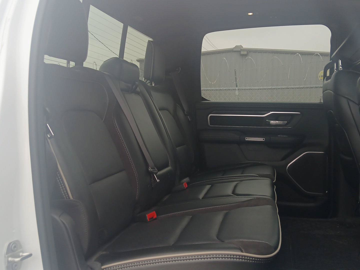 Used 2024 RAM 1500 Laramie AWD/4WD image 12