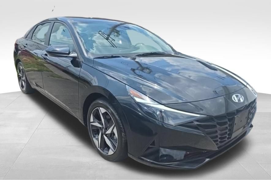 Used 2023 Hyundai Elantra SEL FWD image 3