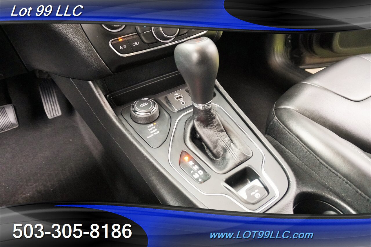 Used 2019 Jeep Cherokee Latitude Plus w/ Cold Weather Group AWD/4WD image 23