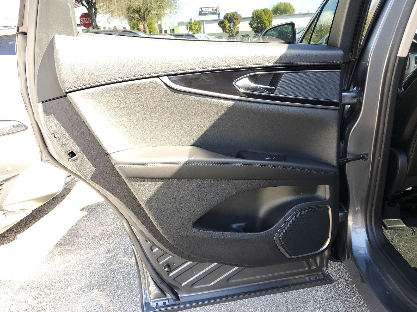 Used 2023 Lincoln Nautilus AWD image 12