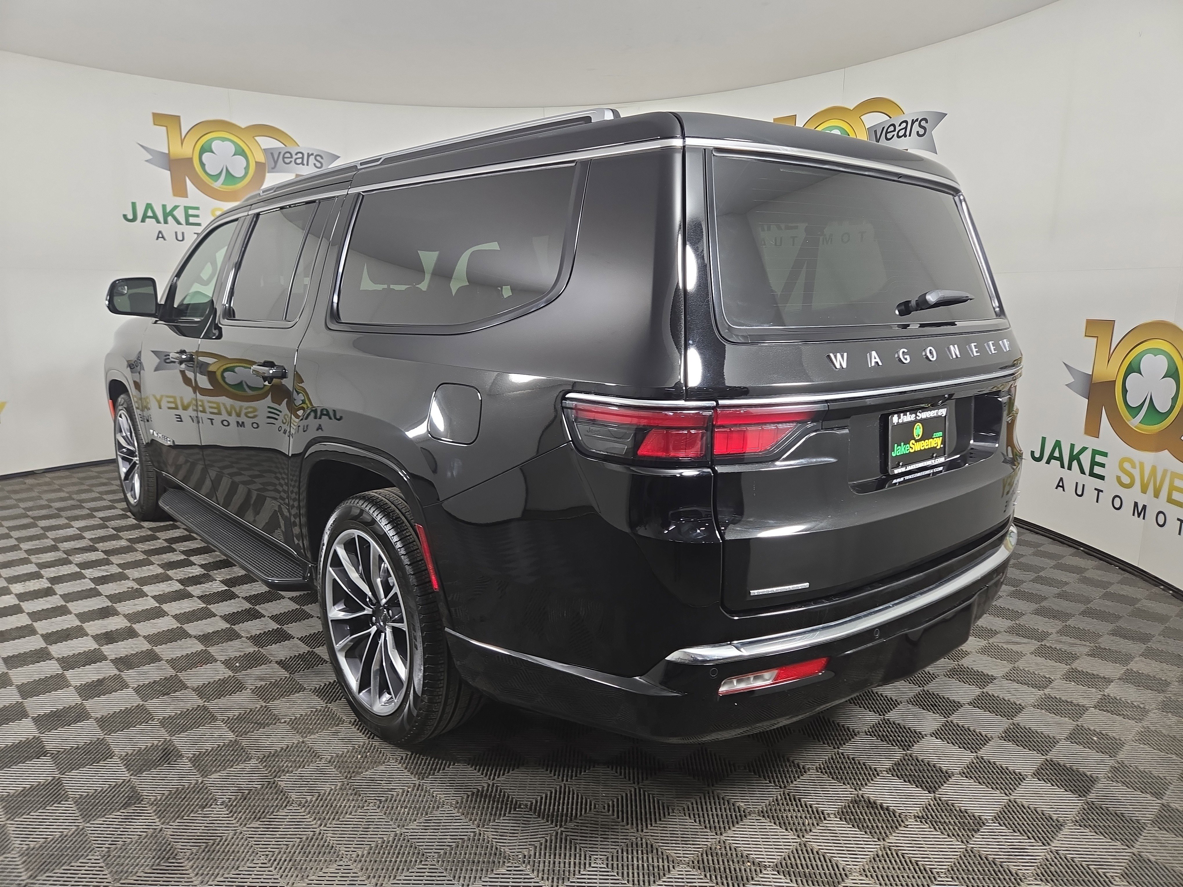 Used 2023 Jeep Wagoneer L Series II w/ Premium Group I image 7