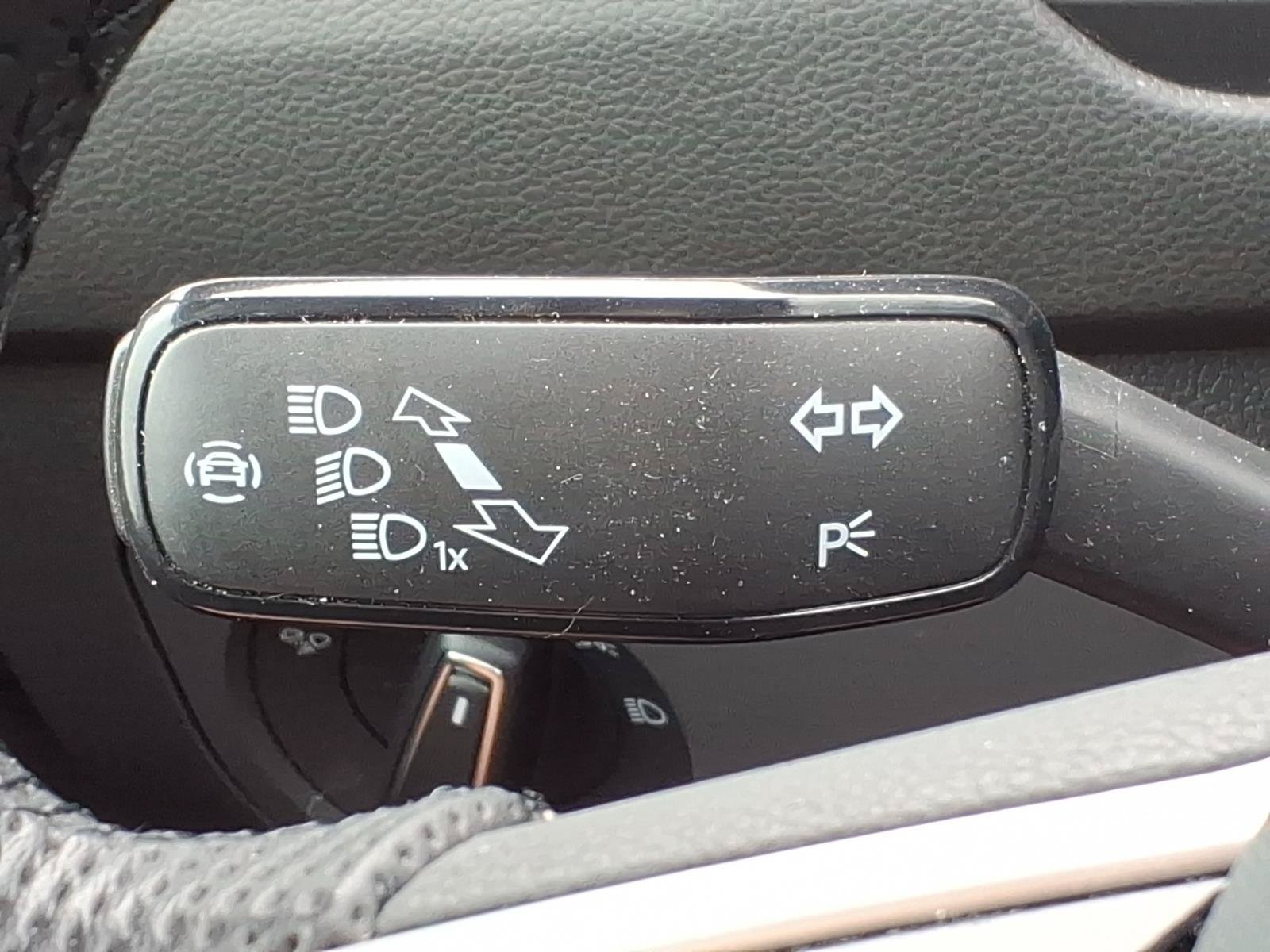 Used 2022 Volkswagen Tiguan SEL R-Line AWD/4WD image 30