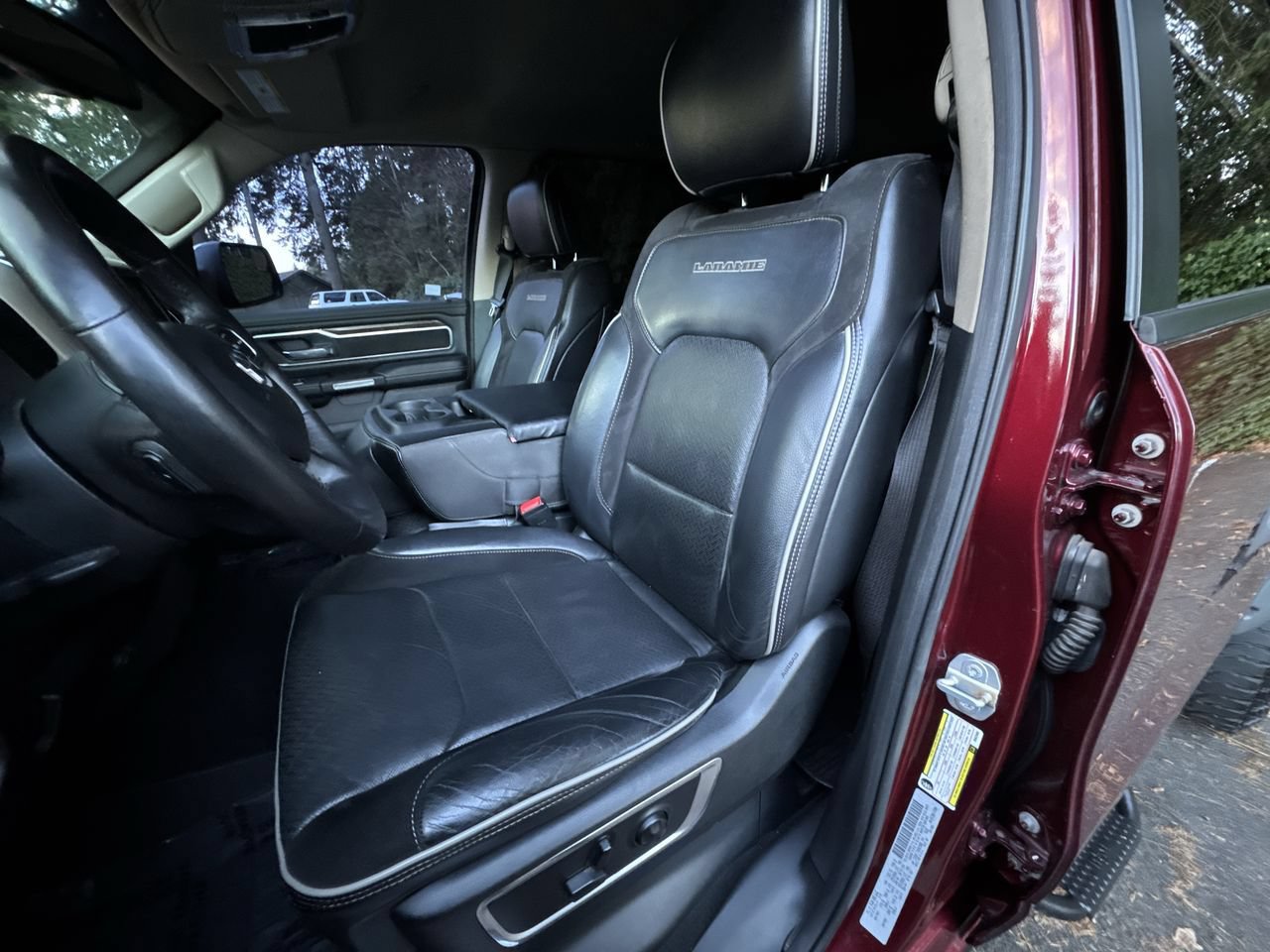 Used 2019 RAM 1500 Laramie AWD/4WD image 15