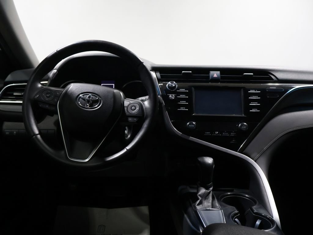 Used 2018 Toyota Camry SE image 14