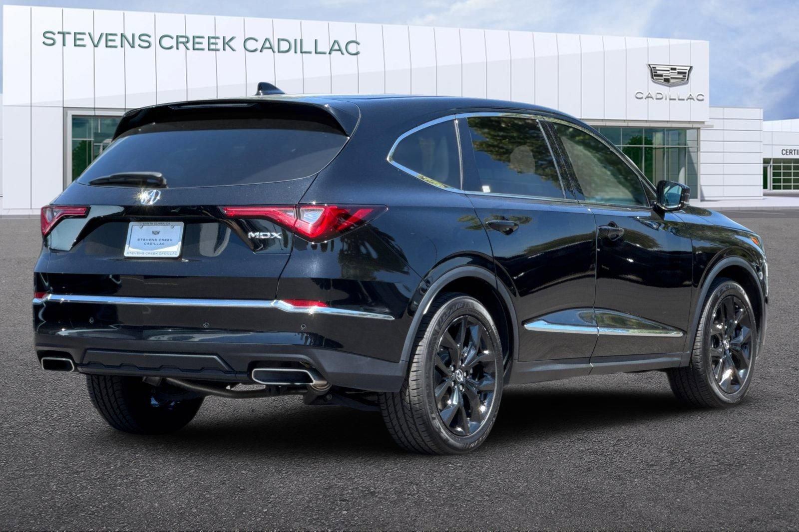 Used 2023 Acura MDX FWD w/ Technology Package image 3