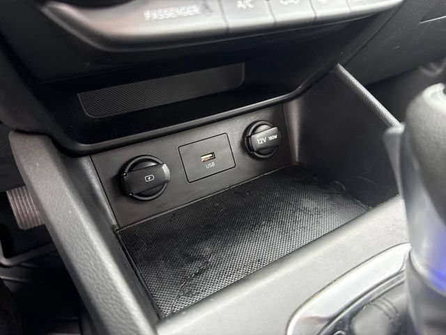 Used 2022 Hyundai Kona SE w/ Cargo Package FWD image 32