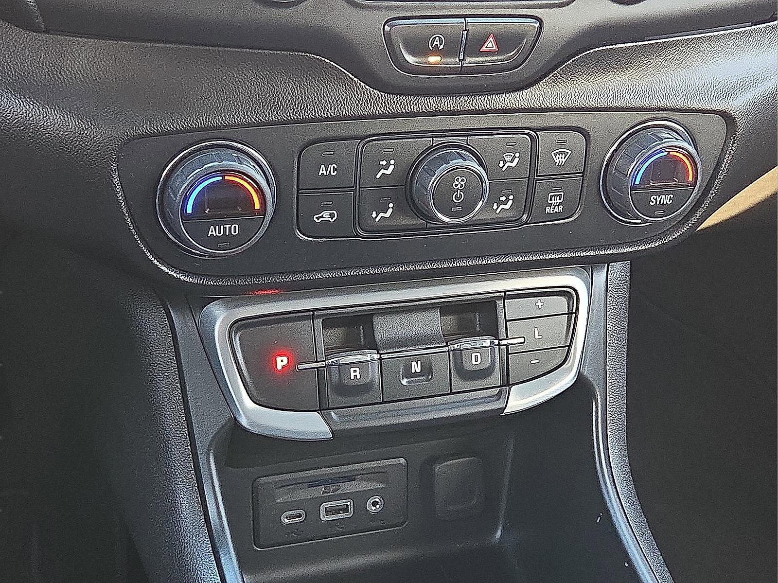 Used 2022 GMC Terrain SLT image 18