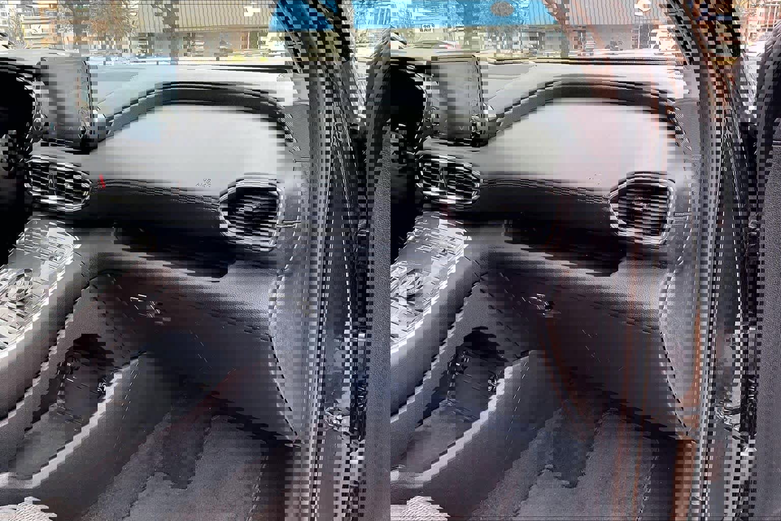 Used 2021 Hyundai Santa Fe SEL w/ Convenience Package image 16