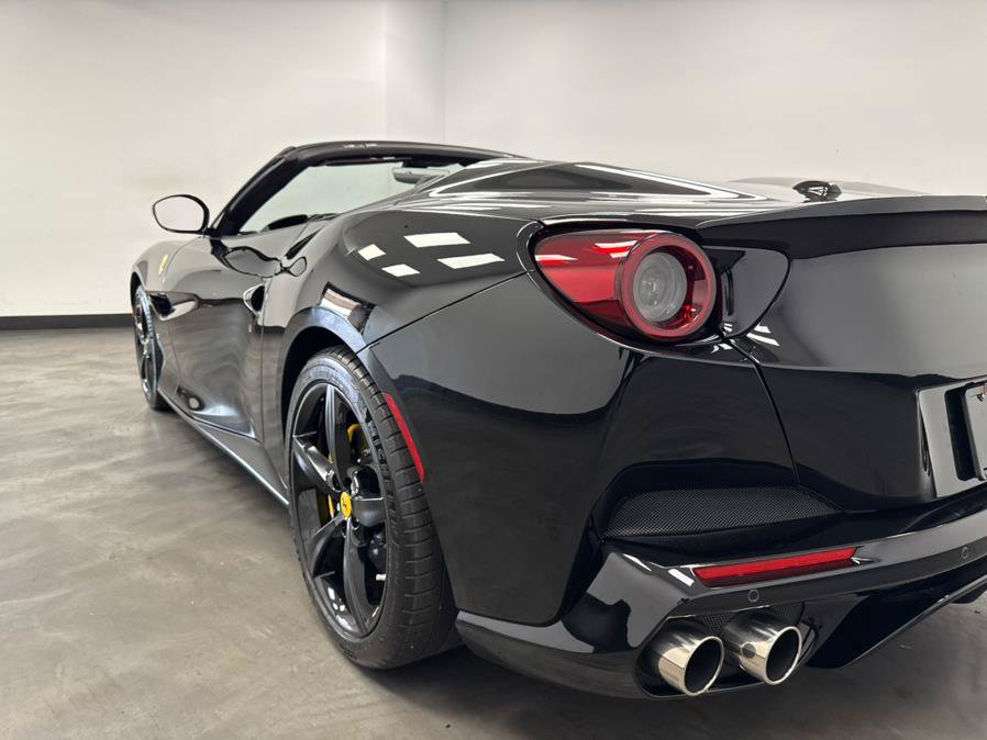 Used 2019 Ferrari Portofino RWD image 37