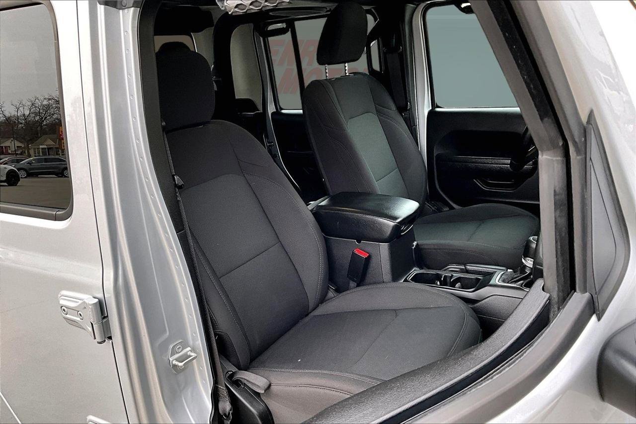 Used 2022 Jeep Gladiator Sport image 28