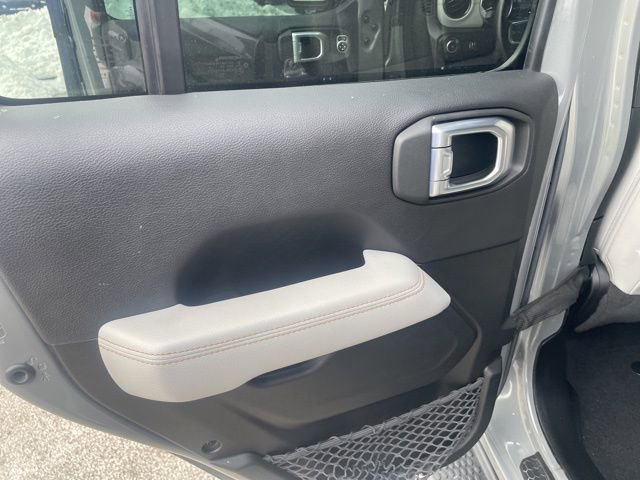 Used 2023 Jeep Wrangler Unlimited Sahara image 24