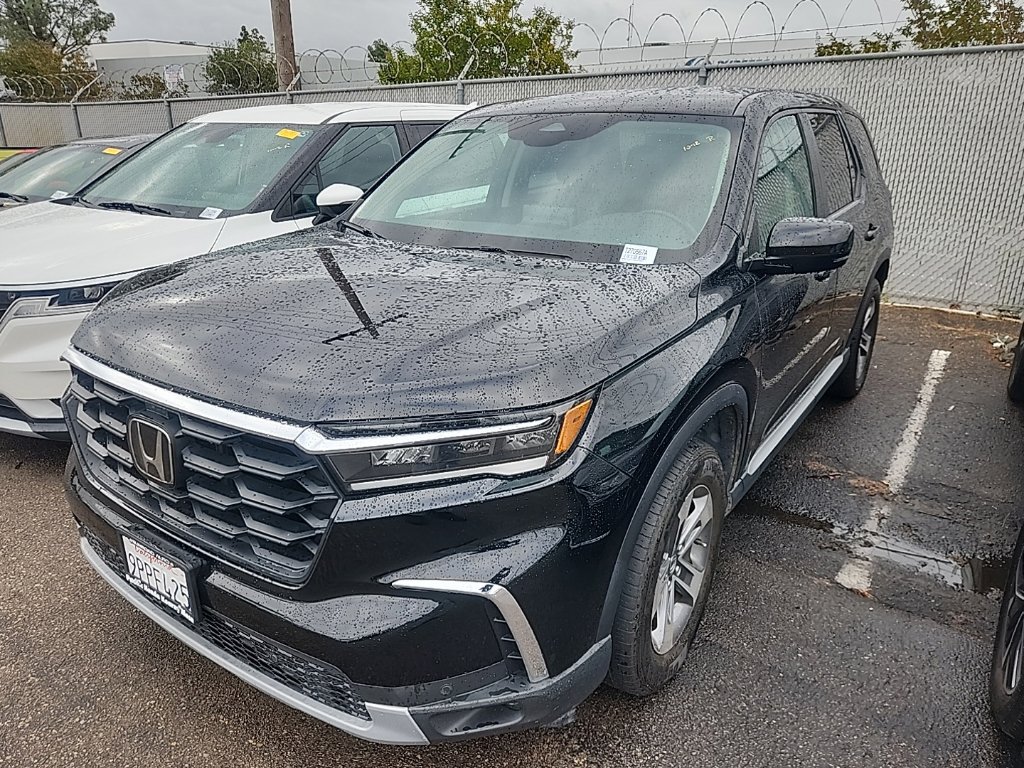 Used 2025 Honda Pilot EX-L image 3