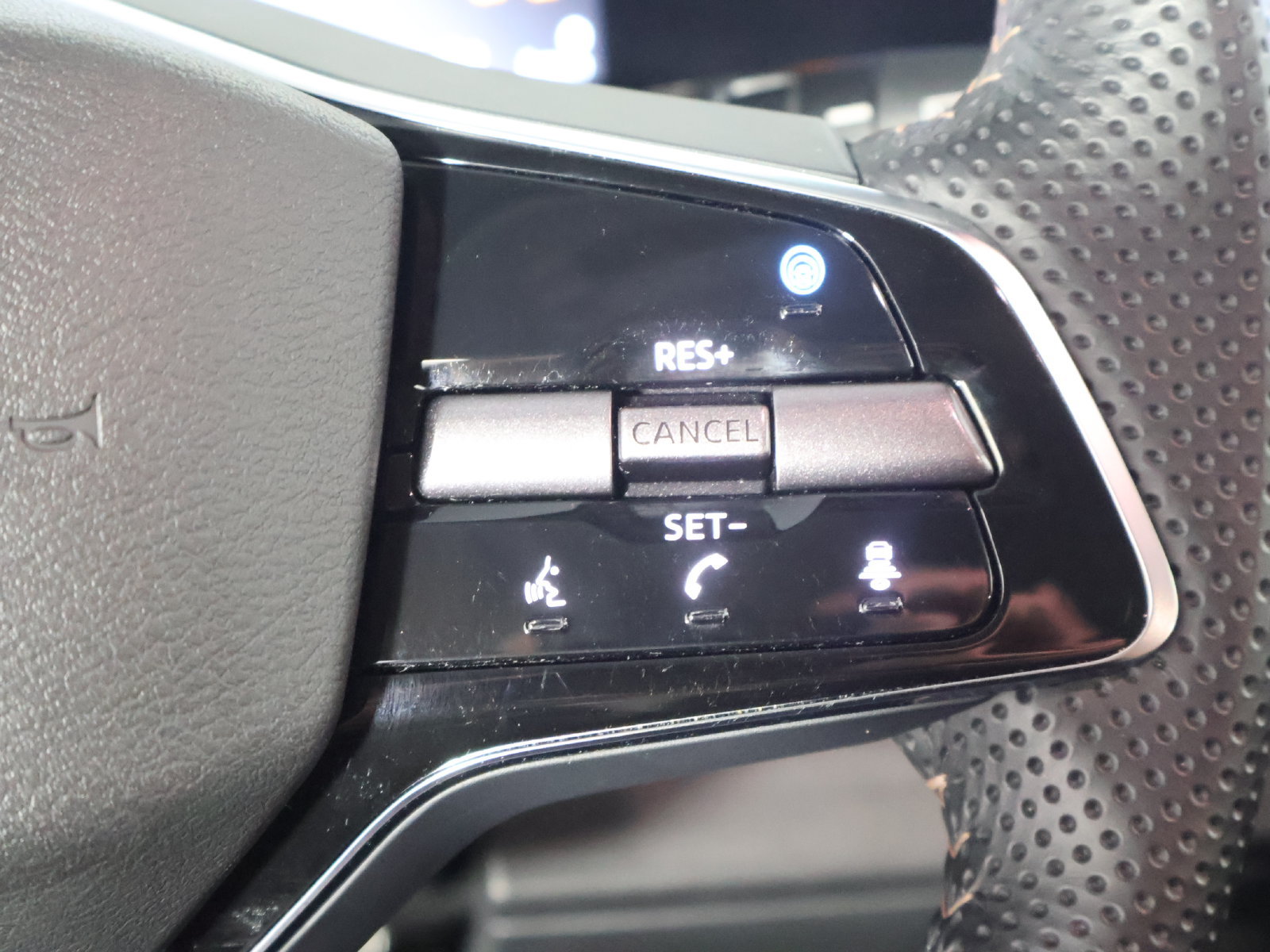 Used 2024 Nissan Ariya AWD image 34