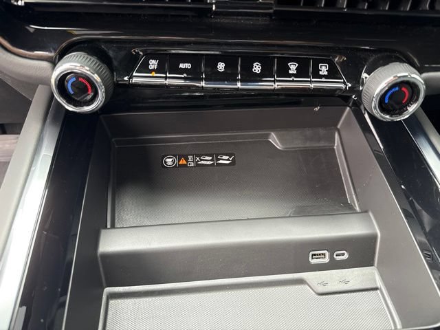 Used 2026 Chevrolet Suburban RST AWD/4WD image 20