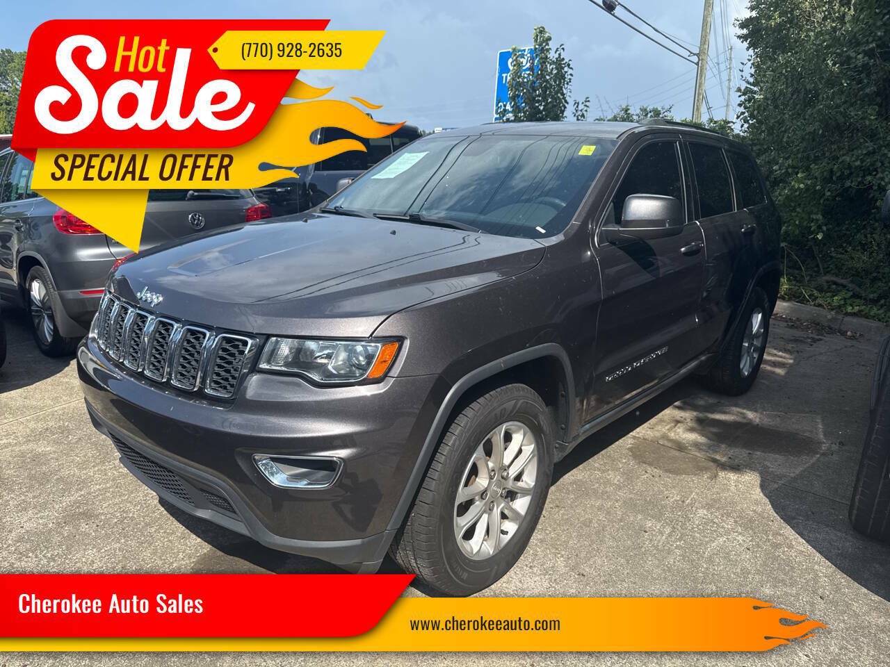 Used 2021 Jeep Grand Cherokee Laredo RWD image 1