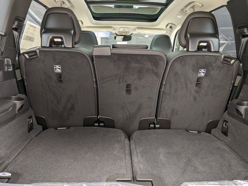 New 2026 Volvo XC90 B6 Plus w/ Protection Package Premier image 28