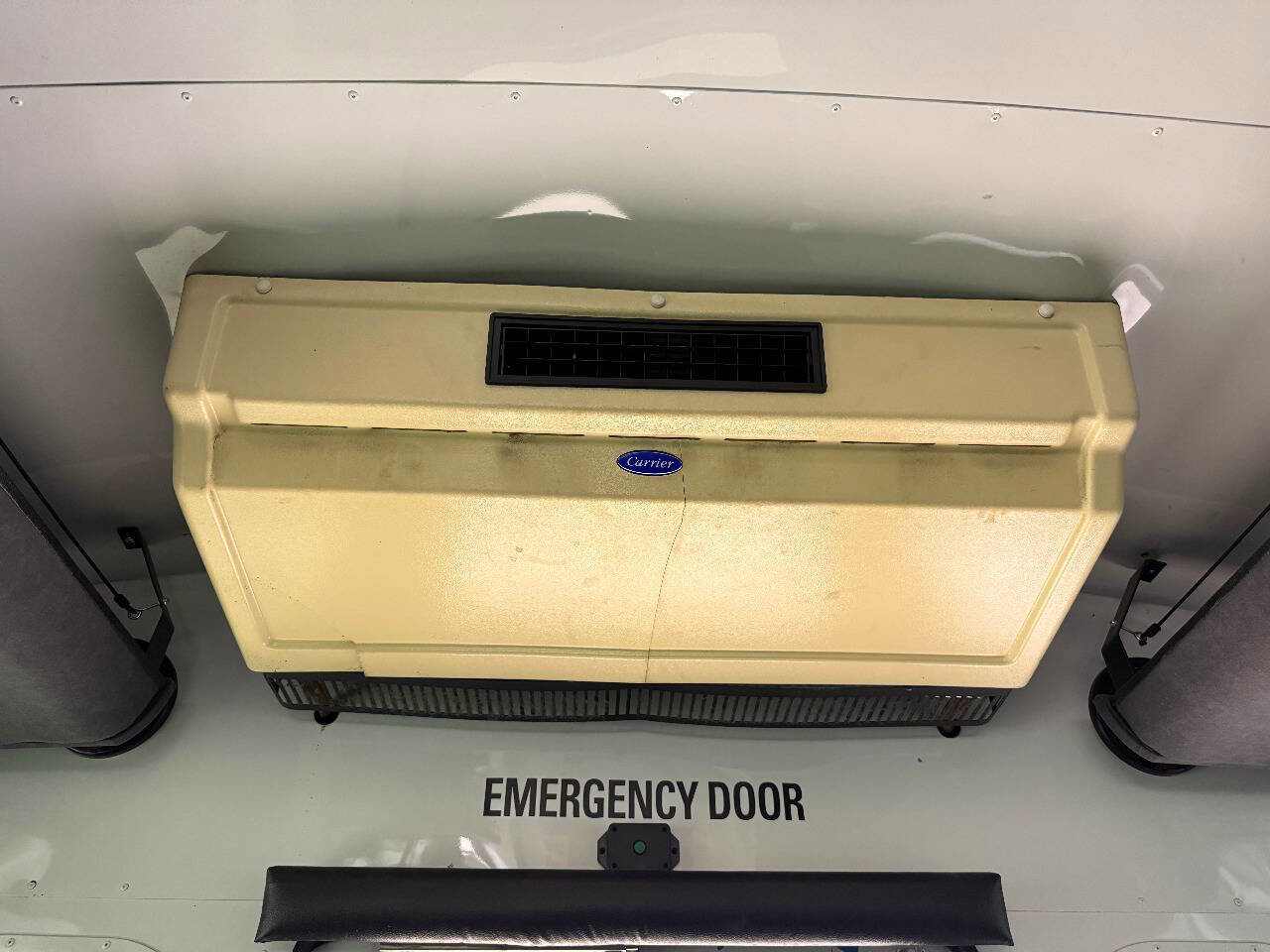 Used 2004 Chevrolet Express 3500 3500 2dr Commercial/Cutaway/Ch w/ School Bus Package image 44